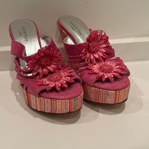 Isabella Fiore Wedges 💗💗💗